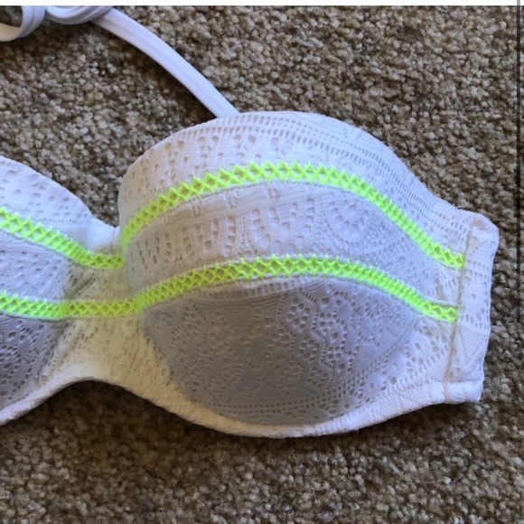 Victoria’s Secret bikini top - Picture 3 of 4